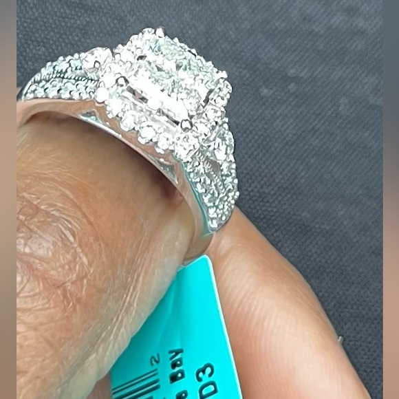 Effy White Gold Diamond Ring - Picture 9 of 9